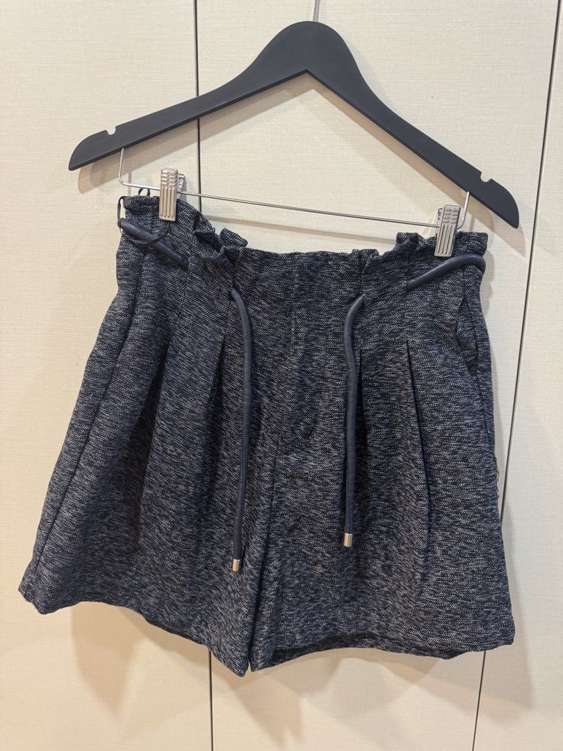 Plains & Prints Tweed HW Shorts (Medium) (Category: Shorts) located in Quezon City. Submitted by declutter_cts (Listing ID 1458577444, Image 1). Description: Shorts itself has no damage The belt is worn out, can be removed (see photos).