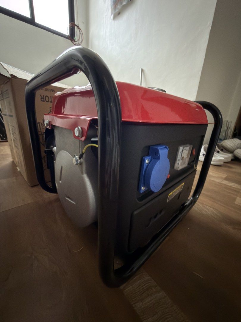 Portable Generator 950Wp (Category: Construction Tools & Equipment) located in Taguig. Submitted by rfern_08 (Listing ID 1458680803, Image 3). Description: 950w.