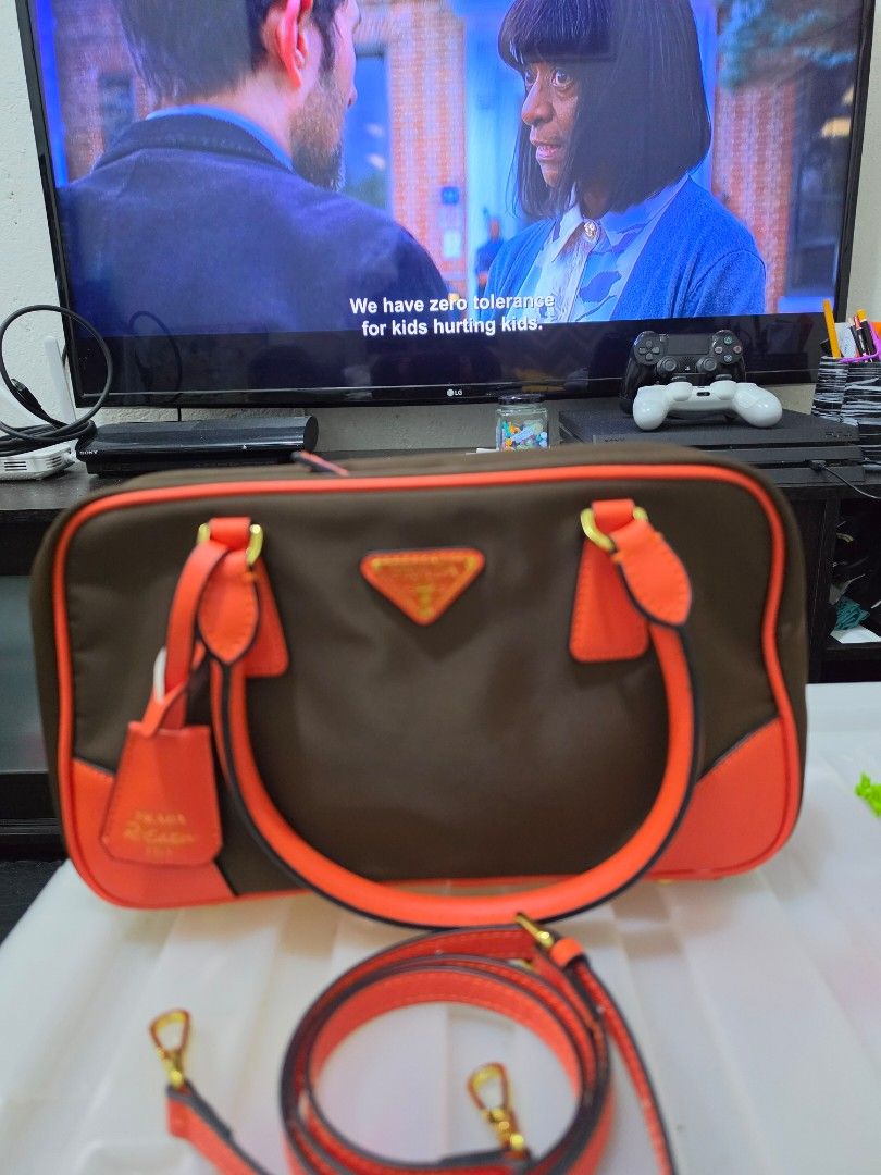 PRD Nylon Bag (Category: Cross-body Bags) located in Paranaque City. Submitted by poshaffair28 (Listing ID 1458510280, Image 2). Description: almost new payment via Gcash shipping vialalamove or J&T.