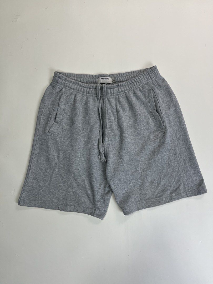 Pull & Bear Shorts (Category: Shorts) located in Makati City. Submitted by ufcknwthbst (Listing ID 1458588876, Image 1). Description: 20 inch length 9.5/10 condition No issue.