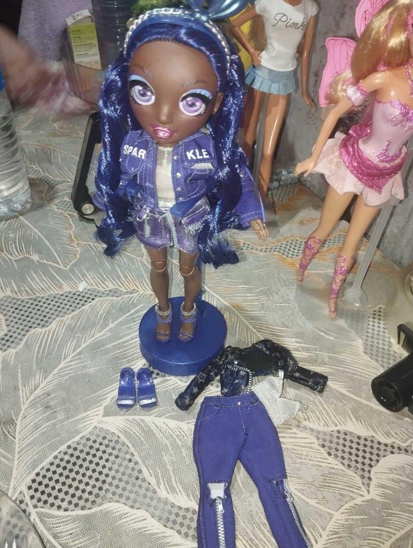 Rainbow High Doll - crystal bailey (Category: Figurines & Statues) located in Manila. Submitted by vgutierrez15640 (Listing ID 1458673945, Image 2). Description: ‼️RUSH SALEE‼️ -complete and comes with stand -flaws: missing one hand -has gelled bangs (pm for you to see.