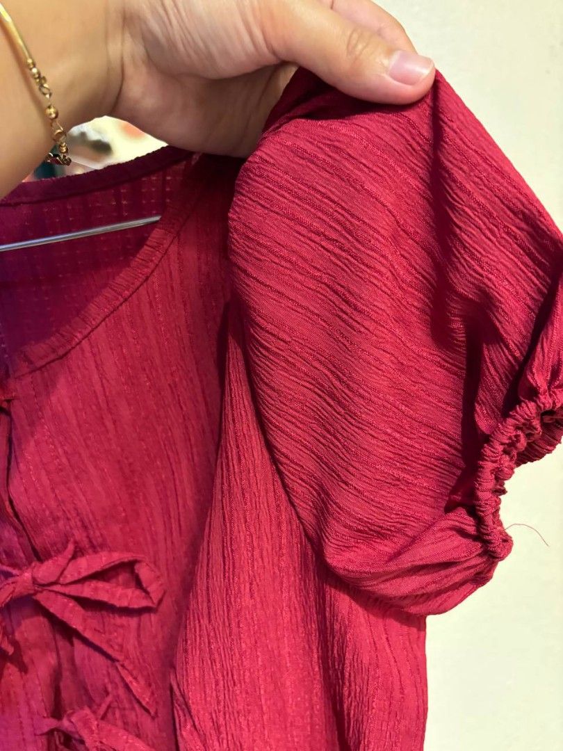Red Puff Sleeve Peplum Top (Category: Blouses) located in Dasmarinas. Submitted by freyjawinters (Listing ID 1458552143, Image 2). Description: New‼️ Bought for 250Php RFS: Wrong size Location: Dasma, Cavite.
