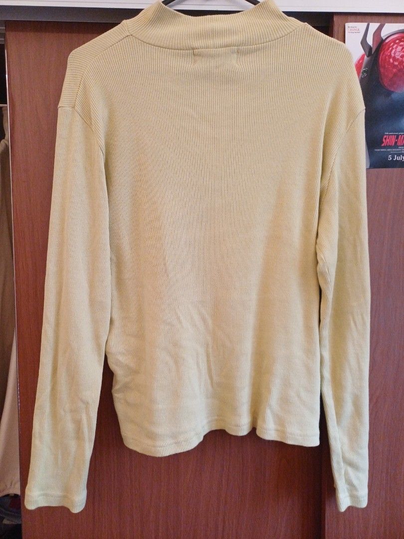 Ribbed Mock Neck or Turtleneck Long Sleeve Top (Category: Longsleeves) located in Taguig. Submitted by BGR18 (Listing ID 1458687991, Image 2). Description: W: 16 inches L: 23.5 inches Can fit up to XL never used once. color was just not a match for me. 100% cotton, i hope it will go to a good owner that will take care and use it. super lambot! yellow green sya or lime color can haggle but do not lowball me MOD: LBC or Lalamove MOP: GCASH or BPI.