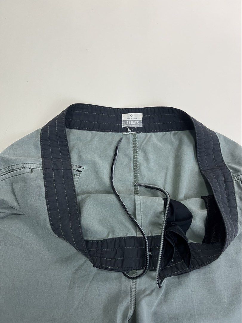 Rip Curl Shorts (Category: Shorts) located in Makati City. Submitted by ufcknwthbst (Listing ID 1458561292, Image 3). Description: 19 inch length 9.5/10 condition No issue.