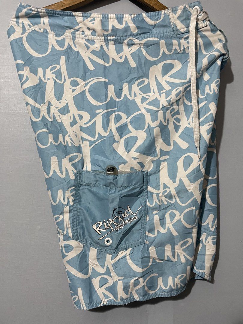Ripcurl vintage size 32 (Category: Shorts) located in Molave. Submitted by sixthrift (Listing ID 1458632763, Image 3). Description: Ripcurl vintage As new No issue Size 32.