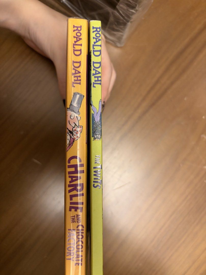 Roald Dahl Collection - Children's Books （分類：小說及非小說）位於 Hong Kong。 由 skdnsn02 提交（商品編號 1458688018，圖片 2）。簡介： Selling a collection of Roald Dahl books, 14 books in total. 30@1, 300 for all 買多可議價 pls dm *滿100才交收。