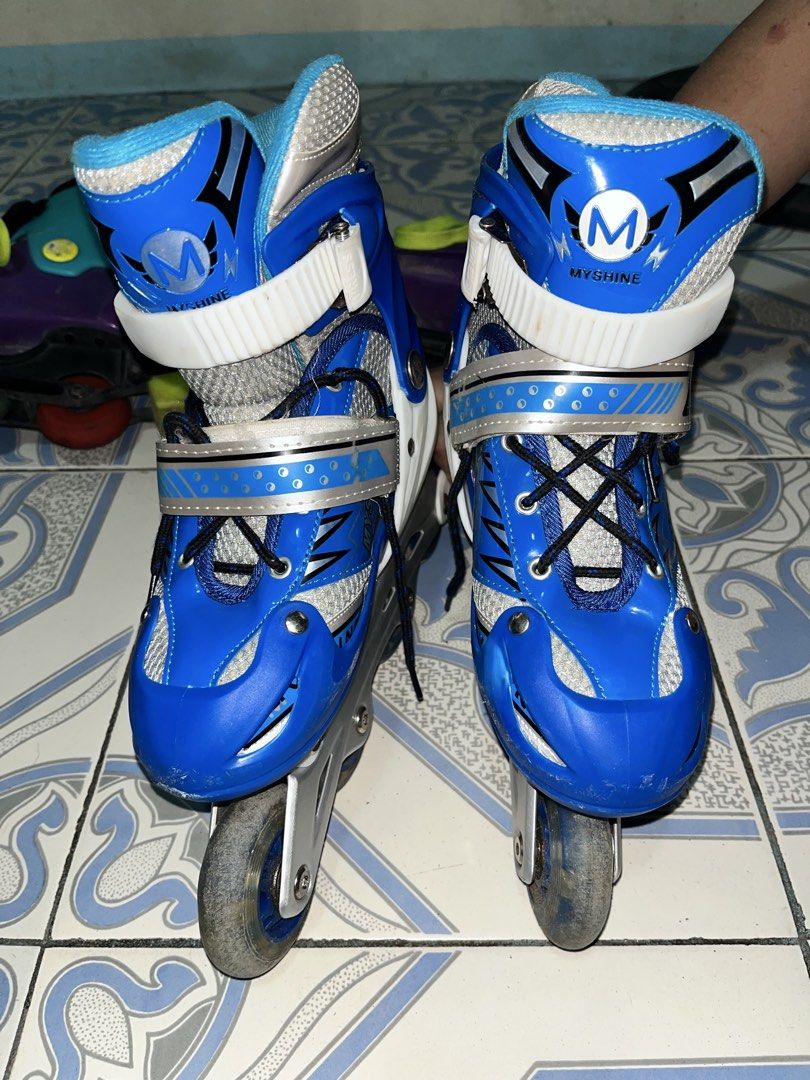 Rollerblades For Take All (Category: Skates, Rollerblades & Scooters) located in San Fernando. Submitted by driploop.ph (Listing ID 1458642434, Image 2). Description: Sizes: Violet - 5.5 Blue - 6-8 (adjustable) Location: San Fernando, Pampanga.