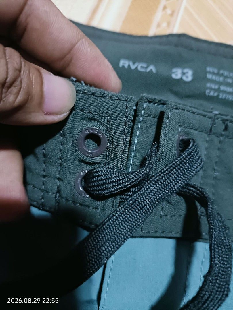 RVCA board short (Category: Swim Trunks & Board Shorts) located in Alburquerque. Submitted by ayrelieonlineshop (Listing ID 1458673619, Image 3). Description: RVCA board short size 33 dimensions W -34 L-20 very excellent condition no pinhole or punit.