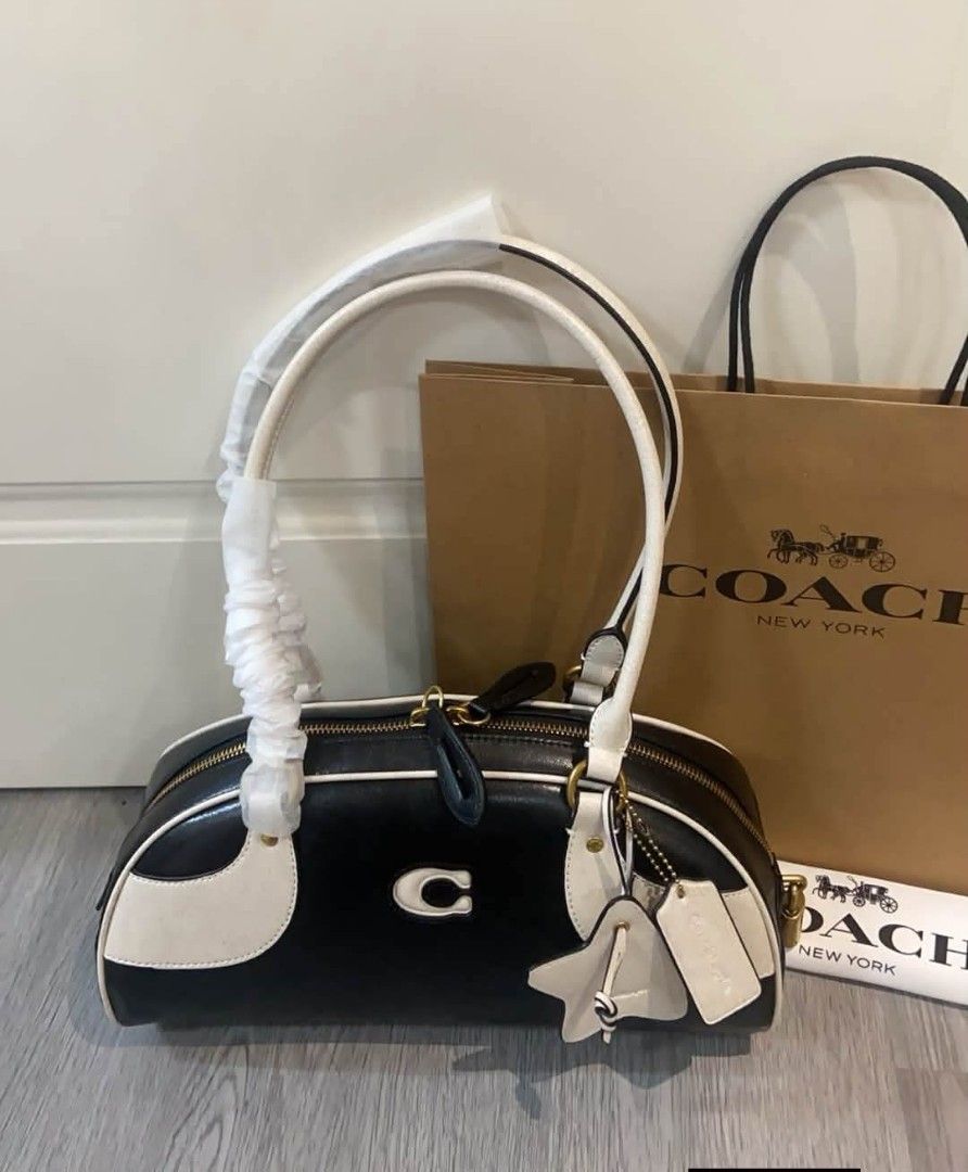 Sale! Bowling Shoulder Bag (Category: Shoulder Bags) located in Mandaluyong City. Submitted by priceles (Listing ID 1458681144, Image 2). Description: Brand New with dust bag and paper bag Good for every day Use Practical to buy NO COD.
