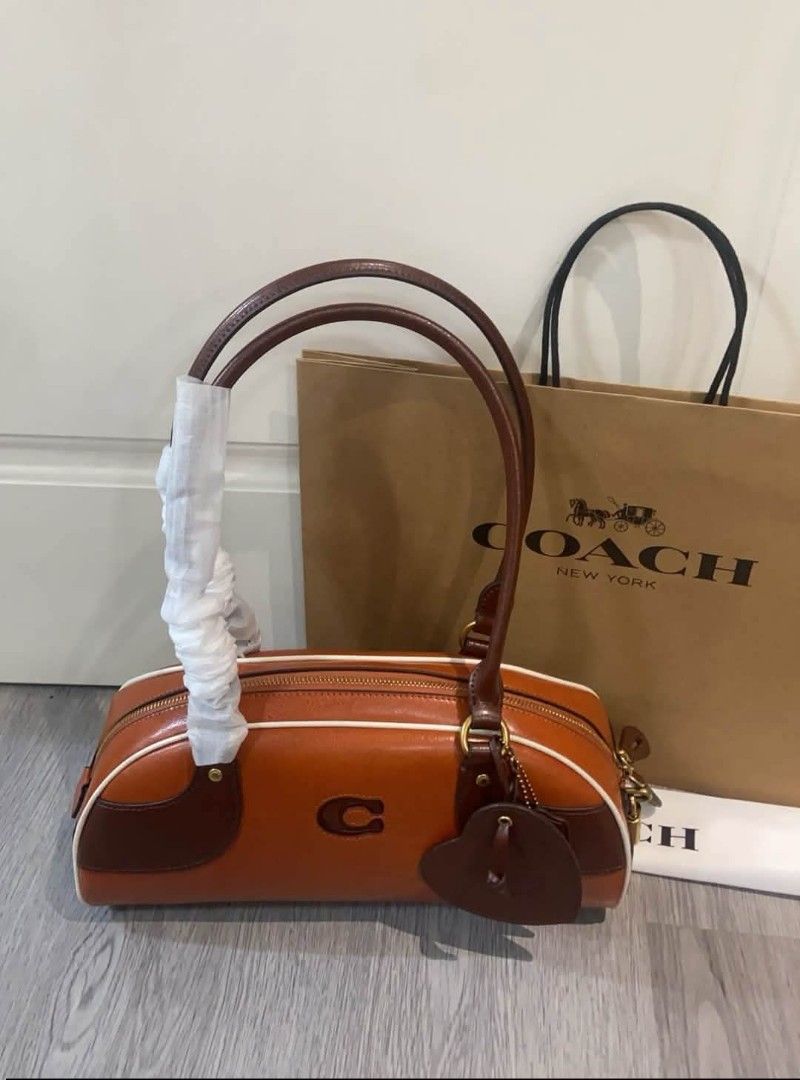 Sale! Bowling Shoulder Bag (Category: Shoulder Bags) located in Mandaluyong City. Submitted by priceles (Listing ID 1458681144, Image 3). Description: Brand New with dust bag and paper bag Good for every day Use Practical to buy NO COD.