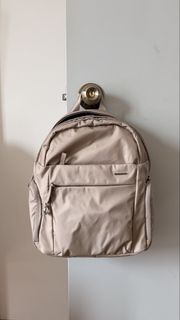 (Category: ) located in . Submitted by shop.my.wardrobe (Listing ID 1458596008, Image 1). Description: .
