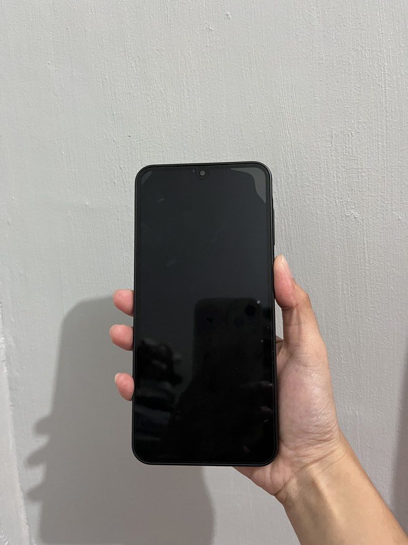 Samsung a17 5g (Category: Samsung) located in Quezon City. Submitted by chimpaw (Listing ID 1458587626, Image 3). Description: For sale or Swap to iphone ( straight swap only) 2 weeks old ( i already try android but iPhone user talaga) Complete inclusion tempered installed 2 cases Meet up: Sm Novaliches, Sm North or Sm Fairview .