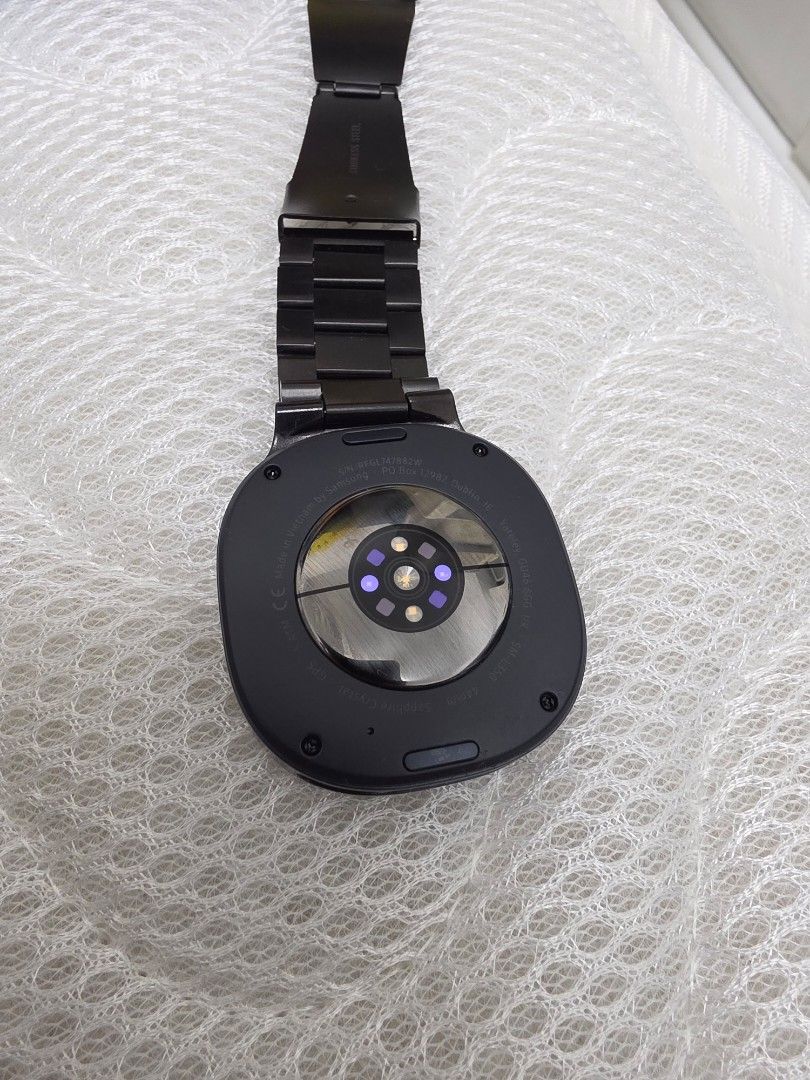 Samsung watch 9 44mm （分類：智能穿戴裝置及智能手錶）位於 Hong Kong。 由 yoshinoya666 提交（商品編號 1458664300，圖片 2）。簡介： from online store 用唔慣 有單有盒 錶帶未用過。