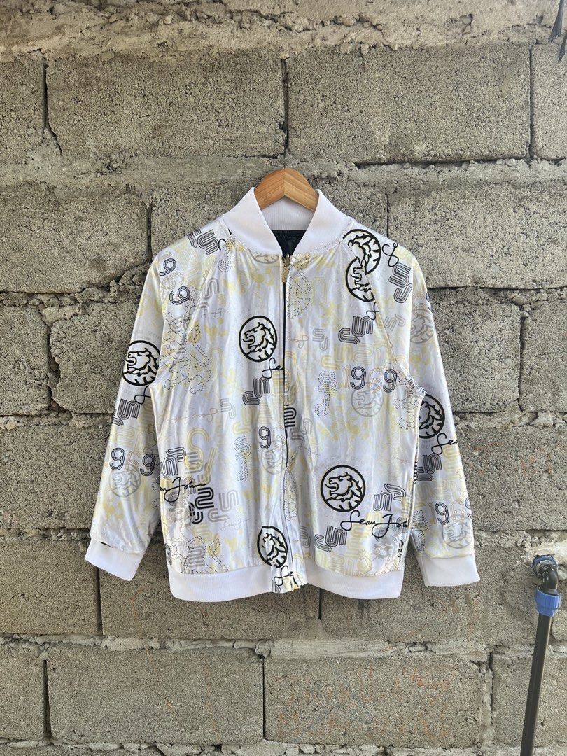 Sean John Revesible AOP Jacket (Category: Coats, Jackets and Outerwear) located in Cagayan de Oro. Submitted by mffit.clox (Listing ID 1458618739, Image 1). Description: Width: 20 inches Length: 24.5 inches Mine: ₱800 - buyer will add ₱89 shipping fee Condition: 10/10 Color rate: 10/10 Issue(s): Small unnoticeable stain at the back (neck) - Gcash payments only - Meet up is available around Cagayan de Oro City. - No deleting of comments & cancella