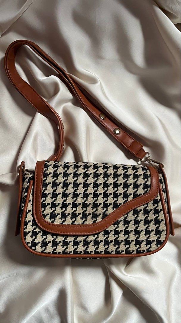 SECOSANA shoulder bag (Category: Luxury Bags & Wallets) located in Quezon City. Submitted by aprilxc (Listing ID 1458679742, Image 1). Description: excellent condition! never been used. .