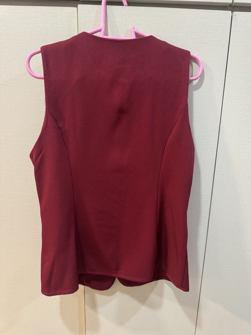Shein Red Buttoned Top (Medium) (Category: Sleeveless) located in Quezon City. Submitted by declutter_cts (Listing ID 1458575849, Image 2). Description: Worn only once Good as new.