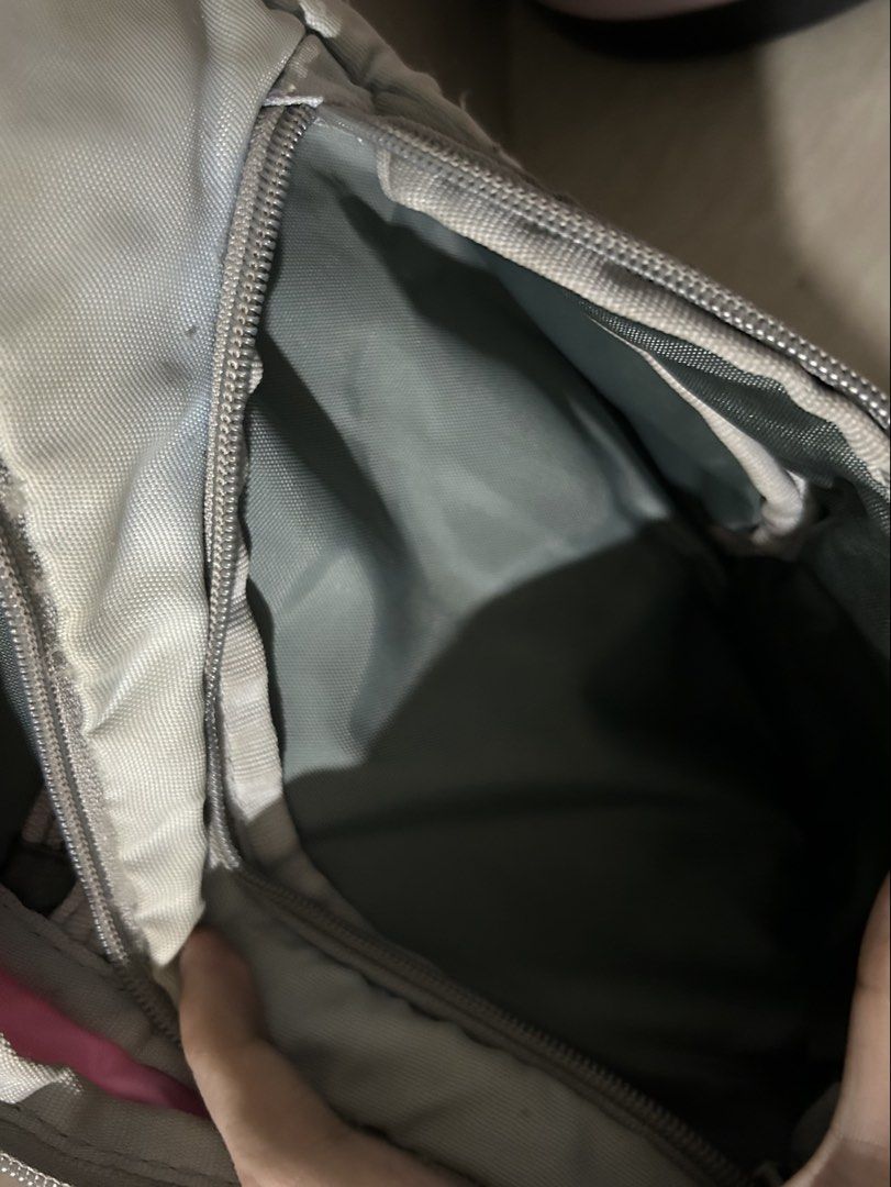 HAWK BAG SHOULDER BACKPACK (Category: Cross-body Bags) located in Manila. Submitted by lovely.453 (Listing ID 1458549172, Image 3). Description: LALABHAN LANG PO NO ISSUE ALL GOODS POO WASHABLE LAHAT SOBRANG TIBAY PA.