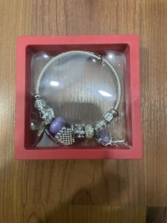(Category: ) located in . Submitted by ameelurvecoach (Listing ID 1458641928, Image 1). Description: .