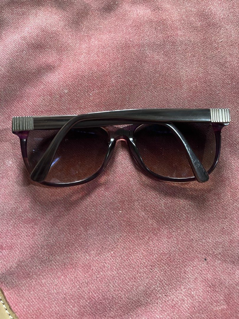 Specsavers Sunglasses (Category: Sunglasses & Eyewear) located in Tabuk. Submitted by atticgalore (Listing ID 1458514762, Image 3). Description: With red case Size 58 With prescription grade indicated in the pic.