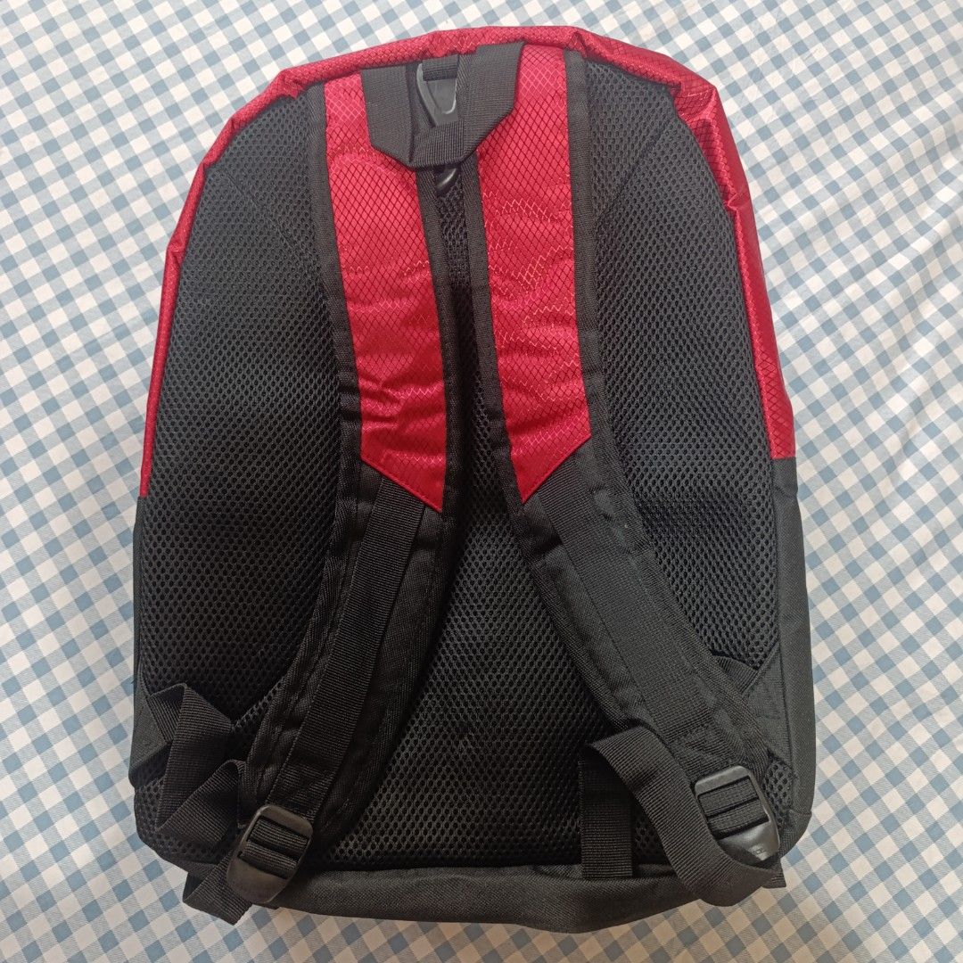 Sports backpack (Category: Backpacks) located in Las Pinas. Submitted by min_yanna (Listing ID 1458588233, Image 2). Description: - Bought in Canada - Unused but no tags - WITH COMPARTMENT FOR A BALL and a pair of shoes Ship via JnT or SDD (same day delivery) Pay thru GCash/Maribank/BDO item is located in Pamplona Uno, Las Piñas City.