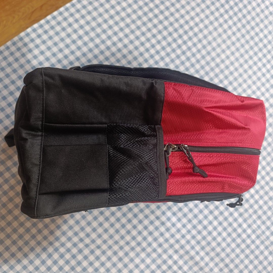 Sports backpack (Category: Backpacks) located in Las Pinas. Submitted by min_yanna (Listing ID 1458588233, Image 3). Description: - Bought in Canada - Unused but no tags - WITH COMPARTMENT FOR A BALL and a pair of shoes Ship via JnT or SDD (same day delivery) Pay thru GCash/Maribank/BDO item is located in Pamplona Uno, Las Piñas City.