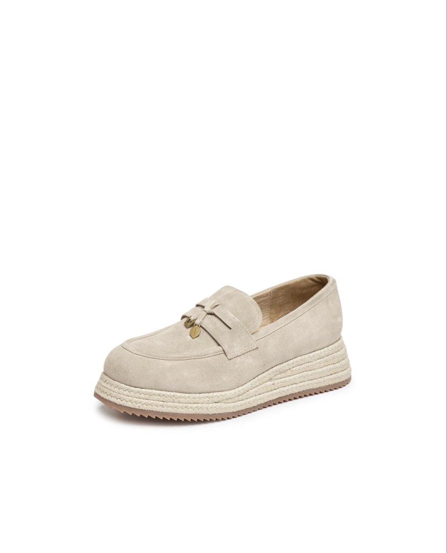 Staccato Apricot Platform Loafers (Category: Loafers) located in Pasig City. Submitted by shopsmart.mnl (Listing ID 1458621609, Image 2). Description: In excellent condition 6.5-7 US Like Loro Piana Loafers.