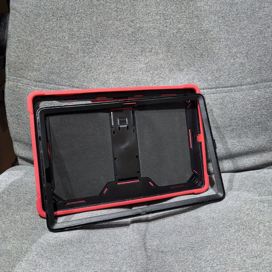 Kickstand case for Samsung Tab S7 FE 12.4" Tablet (Category: Other Accessories) located in Moncada. Submitted by gwatstuffshopaholic (Listing ID 1458623002, Image 2). Description: Buy 1 get one case. See photos. No damage, they're like new! RFS: Changed case, decluttering.