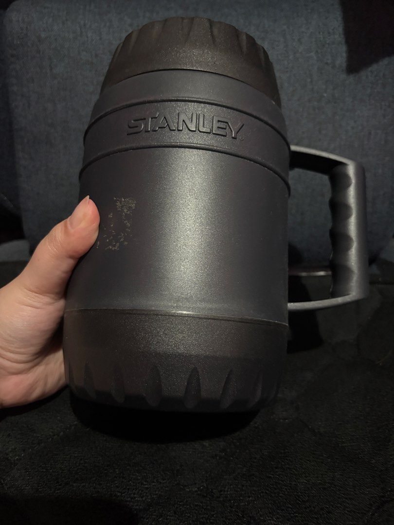 Stanley Thermos 17oz Big Handle (Category: Water Bottles & Tumblers) located in Taguig. Submitted by prelovedbymemae (Listing ID 1458627682, Image 1). Description: Great for storing hot drinks or soups can be used as water tumbler or any drinks.