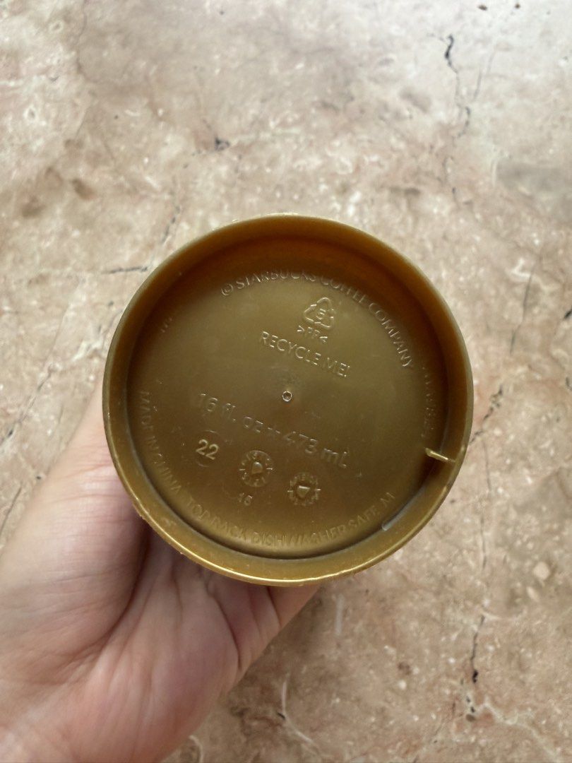 Starbucks Reusable Cup, Gold, 16oz (Category: Coffee & Tea Tableware) located in Quezon City. Submitted by tidyup.lara (Listing ID 1458688512, Image 3). Description: Sold as is Condition 8/10: used but in good condition .
