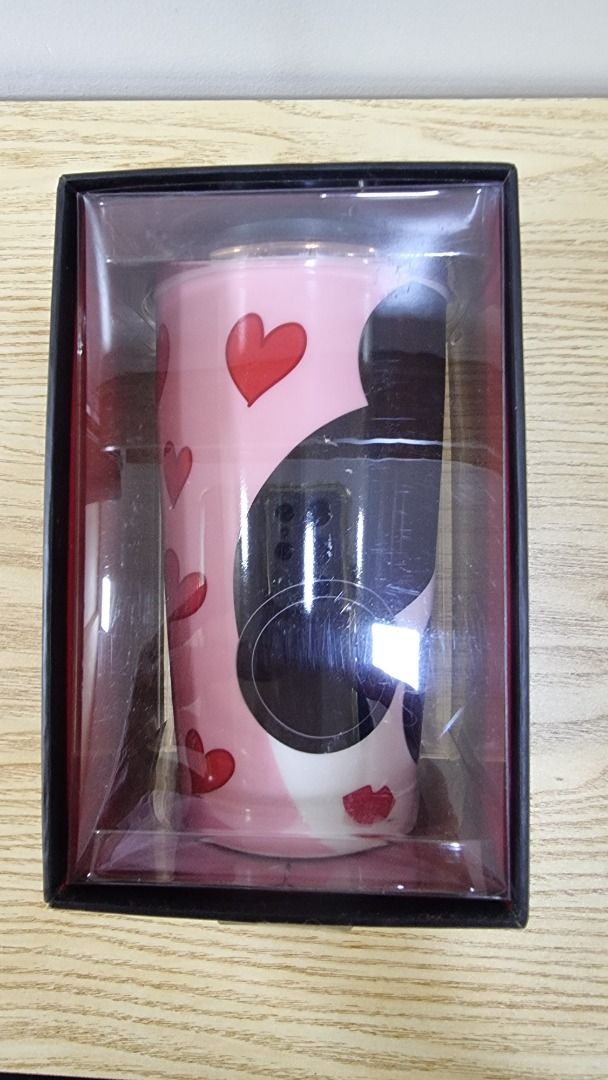 Starbucks x Alice + Olivia Double-Wall Ceramic Mug (Category: Coffee & Tea Tableware) located in Paranaque City. Submitted by olxph_668280920 (Listing ID 1458574160, Image 2). Description: - Starbucks Double-Wall Ceramic Mug - Limited edition collaboration with Alice + Olivia by Stacey Bendet - Features a stylish pink base with red hearts and black/white accents - Comes in its original, unopened packaging - Ideal gift for coffee and tea enthusias