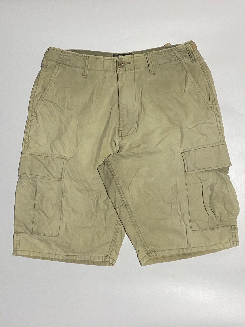 Stussy Cargo 6pockets size 34x22x11 (Category: Shorts) located in Iloilo. Submitted by thriftxside (Listing ID 1458652950, Image 2). Description: .