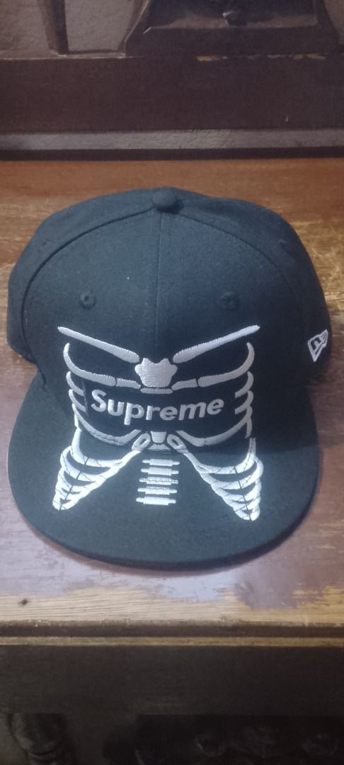 SUPREME X NEW ERA BONES BOX (Category: Activewear) located in Caloocan City. Submitted by narfii (Listing ID 1458628021, Image 1). Description: .