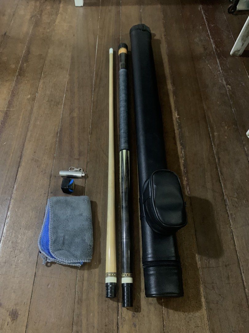 Taiwan Maple Wood Cue Stick (Category: Racket and Ball Sports) located in Manila. Submitted by wearuno (Listing ID 1458617037, Image 2). Description: Taiwan Maple Wood bought in HK with free Hard Case Chalk Cloth Tip Tapper.
