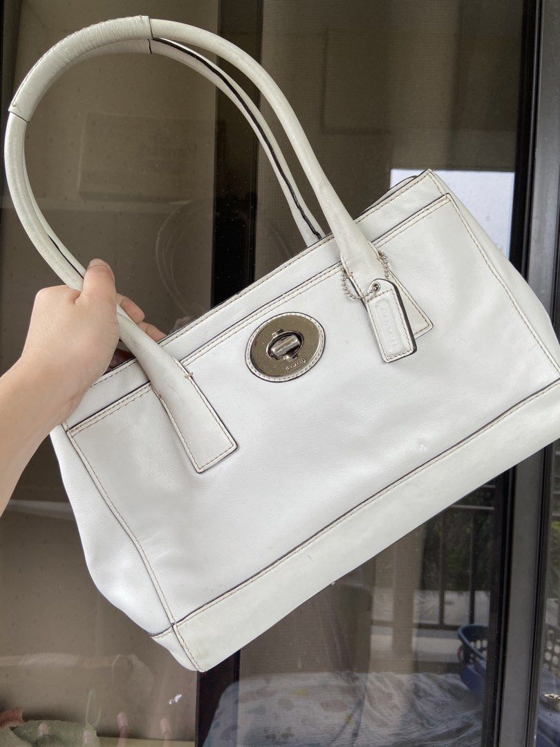 TAKE BOTH COACH White Leather and KATE SPADE (Category: Luxury Bags & Wallets) located in Pasig City. Submitted by k8s_charm_est.2021 (Listing ID 1458589441, Image 1). Description: Project bag Authentic Kate Spade Authentic Coach white leather tote bag With flaws please check photos for the condition both original Selling as is - Secure turn-lock closure - Spacious interior with interior zip pockets - Interior lining in a lovely light purple - Si