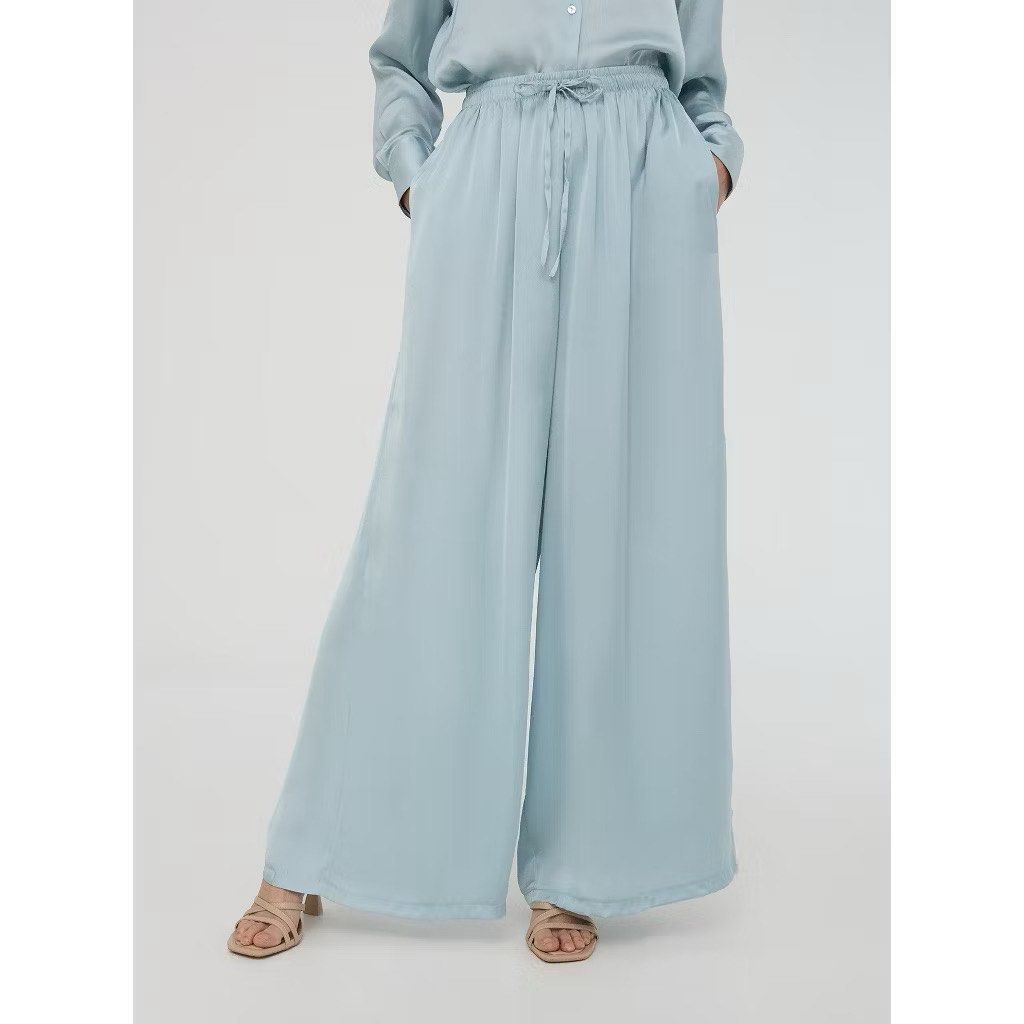 Terranova Long Pants (Category: Other Bottoms) located in Manila. Submitted by hazzfashionmusthaves (Listing ID 1458558127, Image 1). Description: .