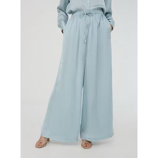 (Category: ) located in . Submitted by hazzfashionmusthaves (Listing ID 1458558127, Image 1). Description: .