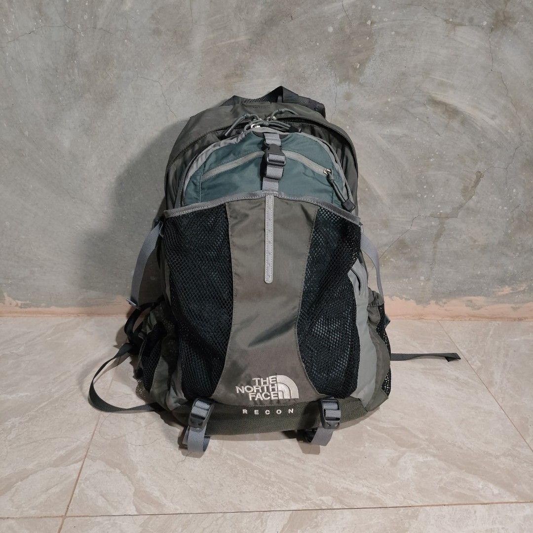 The North Face Recon Backpack Grey (Category: Backpacks) located in Manila. Submitted by aldrinsthrift (Listing ID 1458666869, Image 1). Description: - Grey The North Face Recon backpack - Multiple internal pockets for organization - Mesh side pockets for water bottles - Padded back and straps for enhanced comfort - Perfect for school, daily use, or hiking adventures.