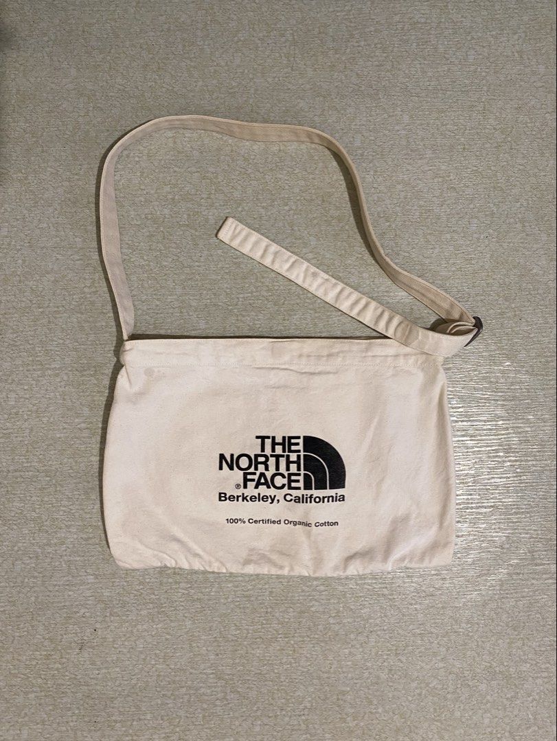 The North Face Shoulder Bag (Category: Tote Bags) located in Manila. Submitted by de_rchive (Listing ID 1458559232, Image 1). Description: No issue.