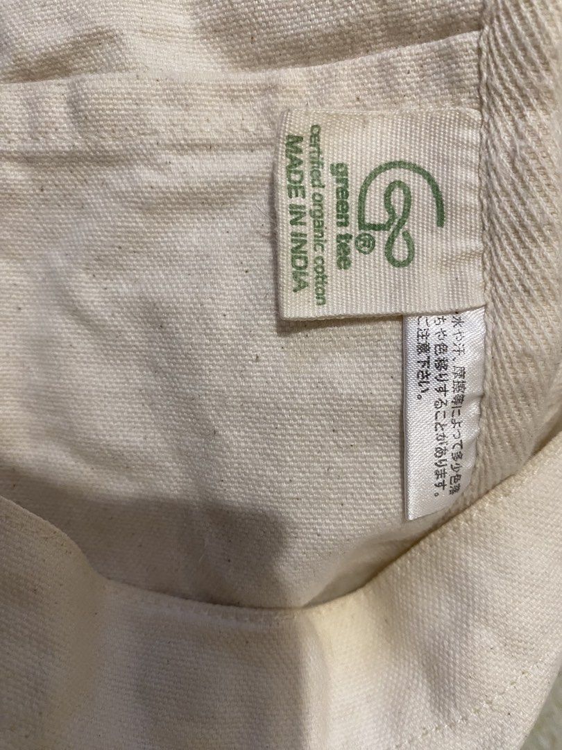 The North Face Shoulder Bag (Category: Tote Bags) located in Manila. Submitted by de_rchive (Listing ID 1458559232, Image 3). Description: No issue.