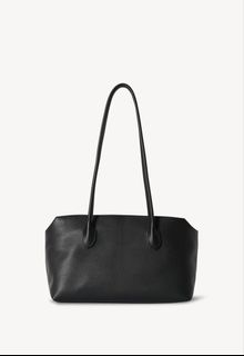 (Category: ) located in . Submitted by topshop_obsession (Listing ID 1458513808, Image 1). Description: .