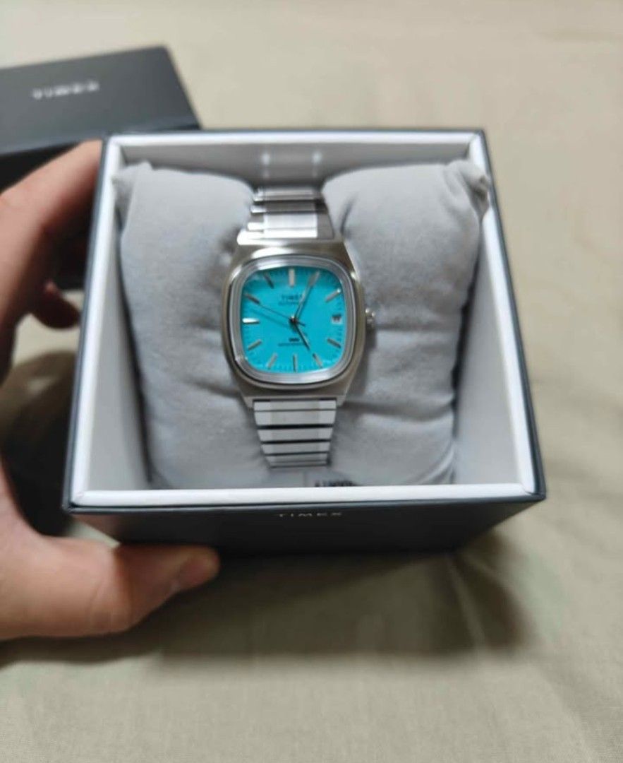 Timex E-Line 1983 Automatic Watch - Turquoise Dial (Category: Men's Watches) located in Caloocan City. Submitted by crib_of_good_deals (Listing ID 1458648920, Image 3). Description: - Cool Timex automatic watch - Striking bright turquoise dial - Durable stainless steel bracelet - Convenient date window - Comes with original box - Ideal for everyday wear or as a statement piece.