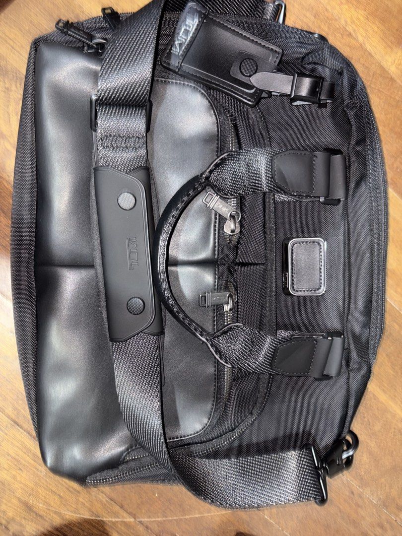 Tumi Laptop bag (Category: Laptop Bags & Sleeves) located in Las Pinas. Submitted by preslee.moore (Listing ID 1458610384, Image 3). Description: Brand new and never used Msg me for more details about the bag.