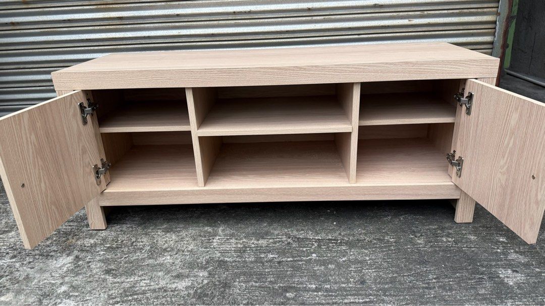 TV rack for sale (Category: TV Consoles) located in Quezon City. Submitted by silentwhale_a59995 (Listing ID 1458686225, Image 3). Description: Mall oull out TV Rack.