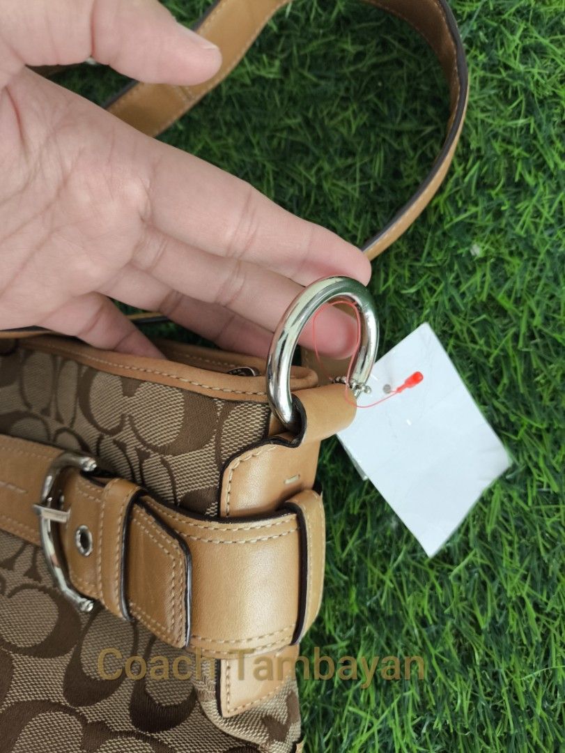 Two way Buckled Hampton (Category: Luxury Bags & Wallets) located in Cebu City. Submitted by summerfae (Listing ID 1458542821, Image 2). Description: Excellent condition.