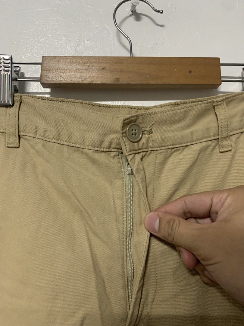 UNIQLO CHINO SHORT (Category: Shorts) located in Rizal. Submitted by shopthrifttt (Listing ID 1458539889, Image 2). Description: GU CHINO SHORT SIZE XL SIZE 36 WAISTLINE 21 INCHES LENGTCH NO ISSUE AS NEW CONDITION .