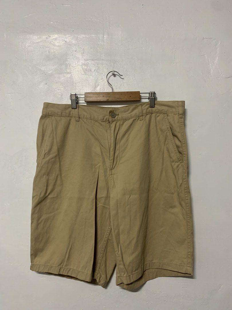 UNIQLO CHINO SHORT (Category: Shorts) located in Rizal. Submitted by shopthrifttt (Listing ID 1458539889, Image 1). Description: GU CHINO SHORT SIZE XL SIZE 36 WAISTLINE 21 INCHES LENGTCH NO ISSUE AS NEW CONDITION .