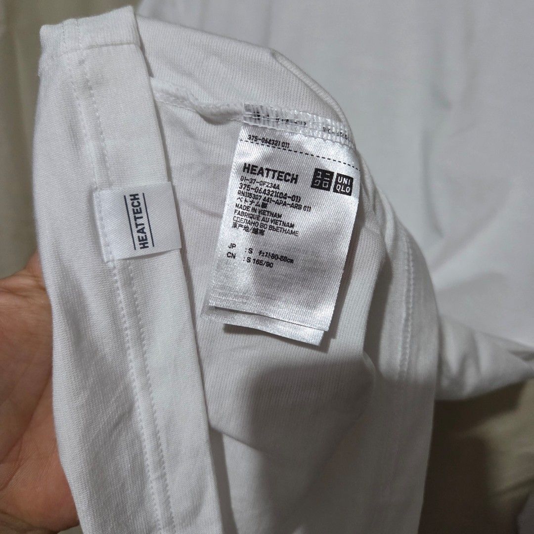 UNIQLO MEN HEATTECH (Category: Coats, Jackets and Outerwear) located in Santiago. Submitted by fromboxes (Listing ID 1458502649, Image 2). Description: almost Like new Ships thru J&T Isabela North Luzon Shipping Nationwide No rush shipping 😊😊.