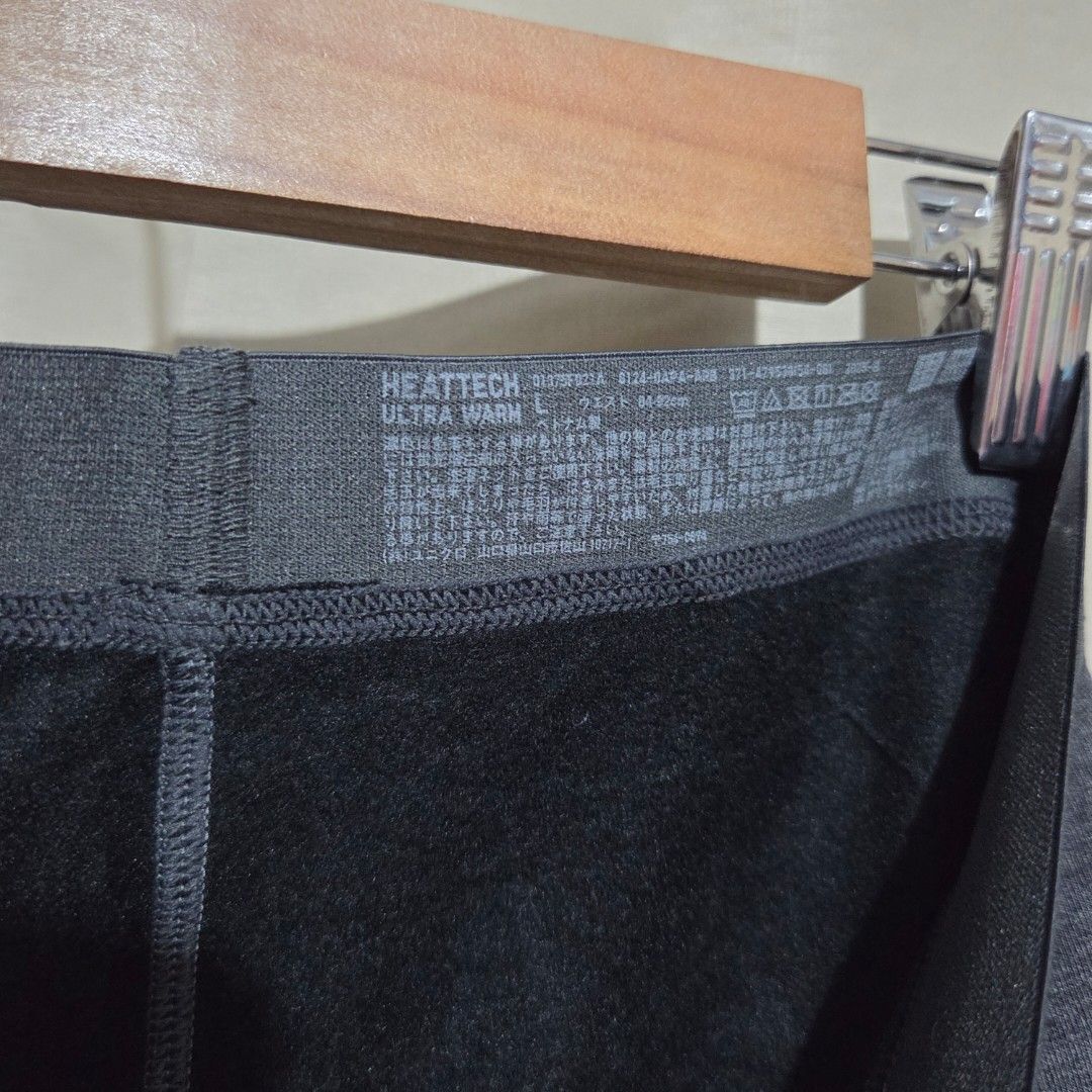 UNIQLO MEN HEATTECH ULTRAWARM (Category: Coats, Jackets and Outerwear) located in Santiago. Submitted by fromboxes (Listing ID 1458512818, Image 3). Description: Like new may konting oil stain yata see pics Ships thru J&T Isabela North Luzon Shipping Nationwide No rush shipping 😊😊.