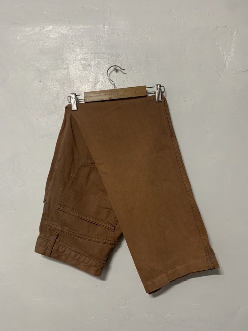 UNIQLO PANTS (Category: Chinos) located in Rizal. Submitted by shopthrifttt (Listing ID 1458540423, Image 3). Description: UNIQLO PANTS SIZE MEDIUM-LARGE 32-34 WAISTLINE 39 LENGTH SEE PICS FOR ISSUE VERY GOOD CONDITION .