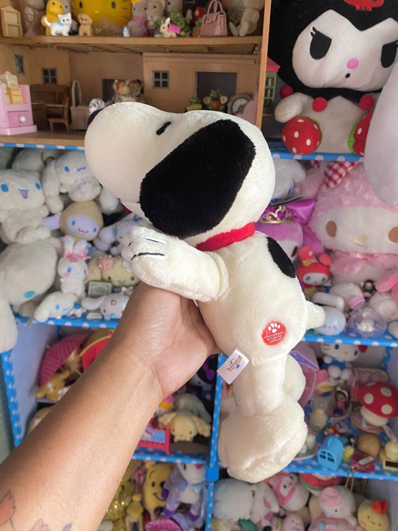 Universal Studios Japan Snoopy (Category: Character Goods) located in Pili. Submitted by larkspurbloom7 (Listing ID 1458517985, Image 1). Description: .